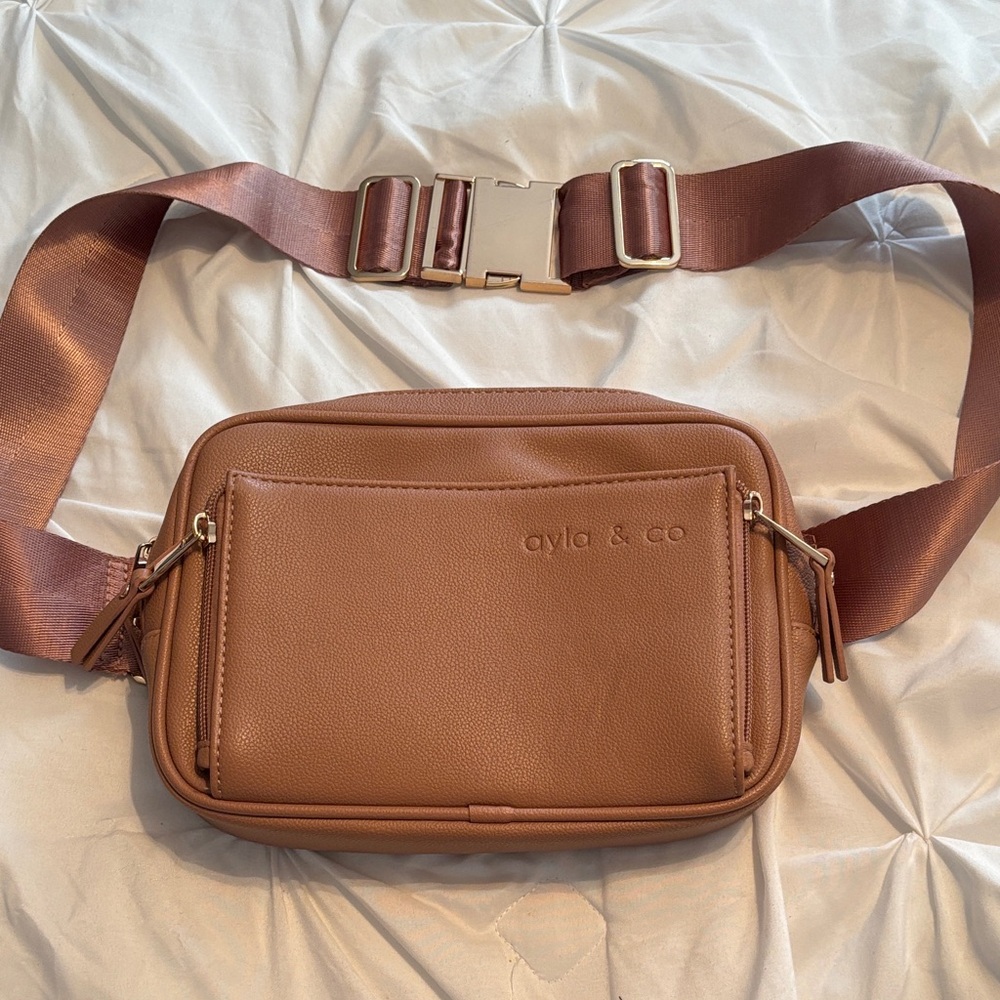 Ayla & Co Tan Vegan Leather Crossbody/ Fanny Pack - Picture 3 of 13